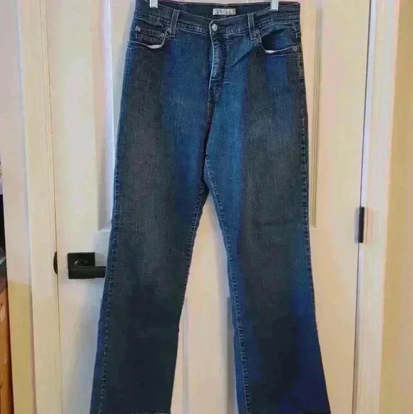 Levis, Womens Perfectly Slimming Boot Cut, size 14 short - Picture 1 of 5